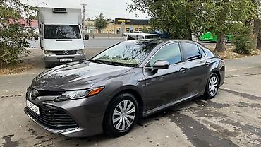 Toyota Camry: 2019 г., 2.5 л, Автомат, Гибрид, Седан