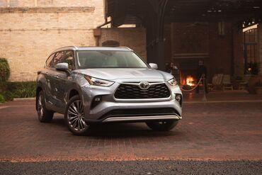 Стекла и комплектующие: Стекло Переднее правое Toyota, 2020 г., Б/у, Оригинал