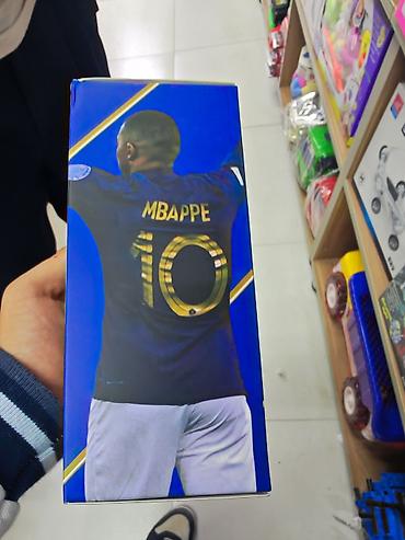 oyuncaq dolabı: Kliyan Mbappe fiqurası! Çatdırılma Yalnız Əhmədli metrosunadır — 2