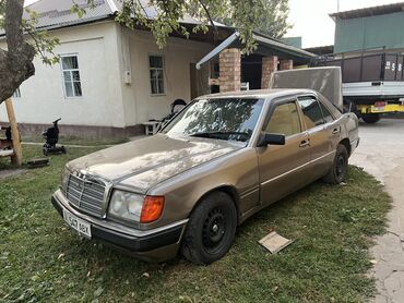 мерседес 124 230: Mercedes-Benz 230: 1990 г., 2.3 л, Механика, Бензин, Хетчбек