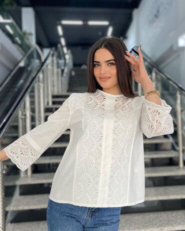 Köynək və bluzalar: 35 azne alınıb.2 saatlıq tedbire geyilib.18 azn