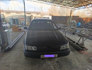 Volkswagen: Volkswagen Passat: 1991 г., 1.8 л, Механика, Бензин, Универсал