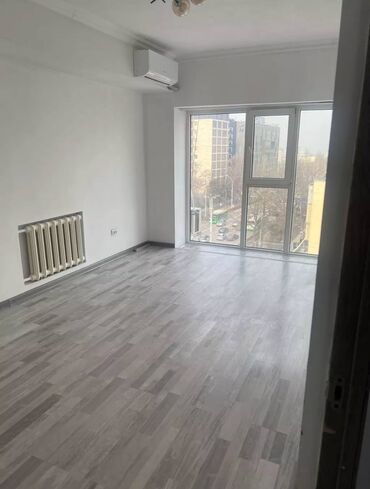 район пишпек дом: 3 комнаты, 63 м², Индивидуалка, 6 этаж, Евроремонт