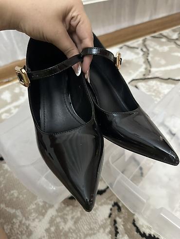 женские туфли с перфорацией: Eqa shoesdən 40Aznə almışam 39ölçü böyük almışam deyə çıxır ayağımdan — 3