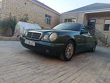 Mercedes-Benz E 220: 2.2 l | 1999 il Sedan