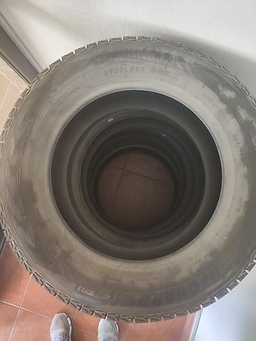 Шины и диски: Зима 225/65 R17 в отличном состоянии почти новое / адрес 4 мкр — 3