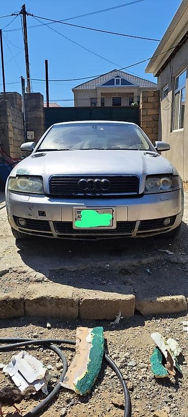 audi sukan: Audi A4 sedan - Kuzov: gümüşü rəng, 4 qapı, ikiqat çıxışlı egzoz - — 2