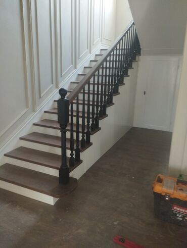 Деревянные лестницы: Деревянная лестница Для дома, Форма лестницы: Много-маршевая, Стиль: Классический — 8