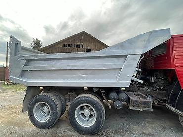 385 55: Самосвал КАМАЗ 6x4. - Тип: трехосный самосвал с задней разгрузкой. - — 3