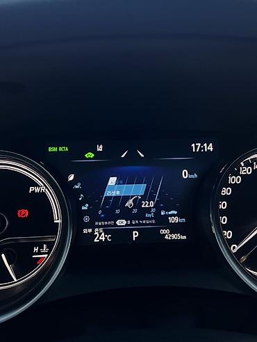 mazda 626 2001: Toyota Camry: 2023 г., 2.5 л, Автомат, Гибрид, Седан — 8