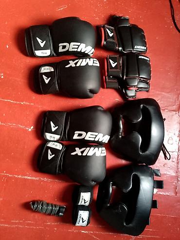 futbola bilet: Boks və MMA üçün tam dəst – Demix brendi Dəstdə olanlar: - 2 cüt — 1