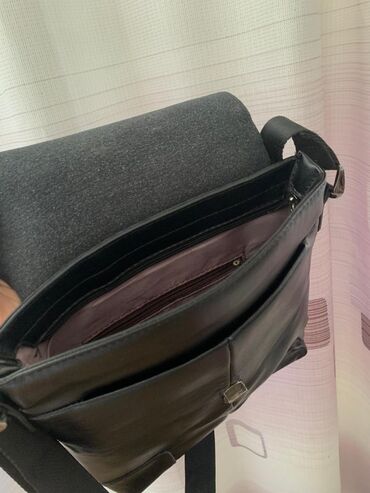 чехлов: Срочно продается мужская сумка барсетка, кожа новая