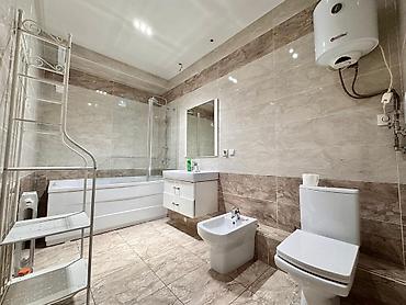 на год: For rent spacious 2 bedroom apartment located at 84 Umetalieva / — 10