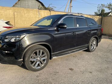 Другие автомобили: Черный (рамный) внедорожник Rexton 2019г. 2.2 турбо дизель. Камеры — 5