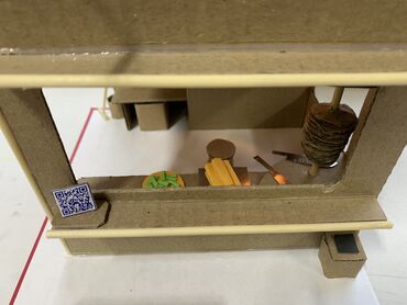 Игрушки: Продаю макет, мини закусочной шаурма из картона с зарядкой подсветкой — 6