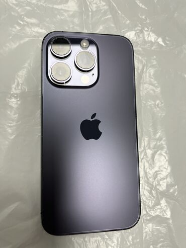 iphone xr срочно: IPhone 14 Pro, Б/у, 128 ГБ, Deep Purple, Зарядное устройство, Чехол, Кабель, 90 %