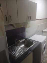 Uzunmüddətli kirayə mənzillər: Metro elmlere yaxın 2otaglı heyet evi kirayə verilir obsi heyedir — 2