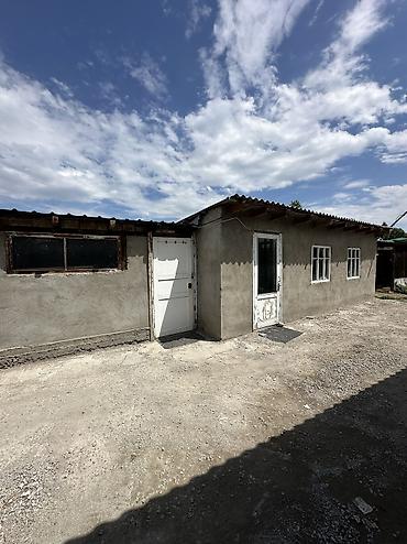 1 bedroom: 📍В Сокулуке ( нижняя зона ) продаётся дом на участке 7 соток. Об — 4