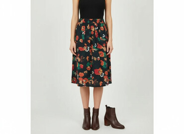c a spódnice długie: Women`s skirt, size L