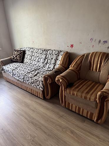 Продается диван с 2 креслом состояние хорошая цена за комплект 5 тысяч at lalafo.kg Продается диван с 2 креслом состояние хорошая цена за комплект 5 тысяч