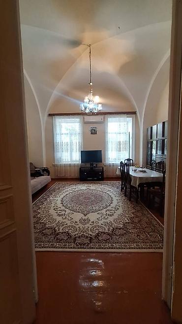 2 ci mikrorayon: Bakı, 28 May, 2 otaqlı, Köhnə tikili, m. 28 may, 70 kv. m — 8