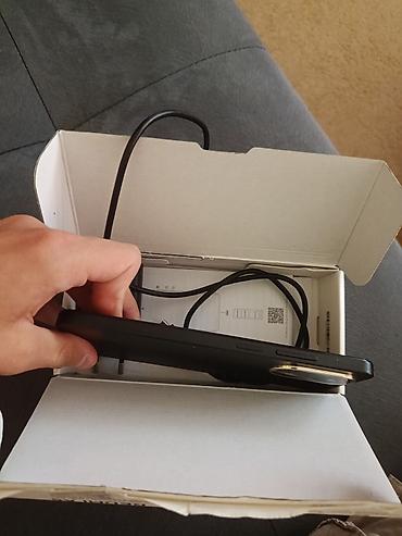 Xiaomi: Redmi A5 – pametni telefon - Ekran: veliki ekran sa tankim okvirima — 7