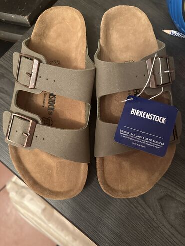 Босоножки, сандалии, шлепанцы: Продаю новую обувь фирмы «Birkenstock” Брали для себя, но не подошел