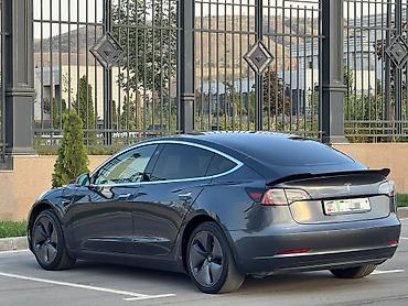 es 2016: Tesla Model 3: 2018 г., Электромобиль, Седан — 4