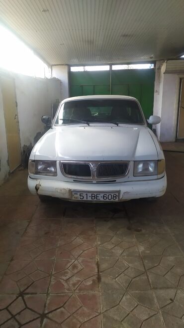 QAZ: QAZ 24 Volga: 2.4 l | 1999 il 294549 km Sedan