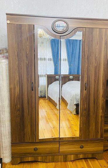 dolap dolabı: Açılan, 4 qapılı Düz dolab, Şifonyer