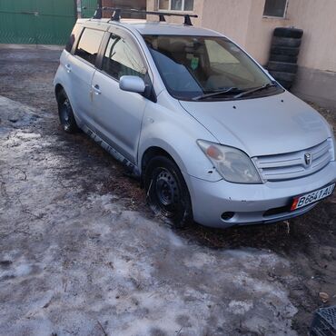 Toyota: Toyota ist: 2003 г., 1.3 л, Автомат, Бензин, Седан