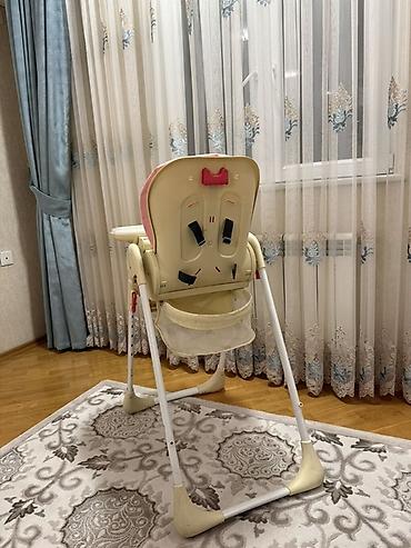 Yemək masaları, oturacaqları: Uşaq qidalanma oturacağı. Uşaq yemək stolu. Çox yaxşı vəziyyətdədir — 7