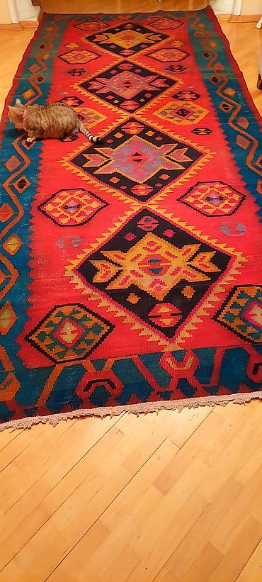 Другое: 65 yaşı olan kilim satılır.Demək olar təzədir — 2