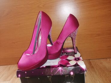 Salonke: Salonke, 39 — 12