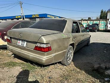 аудио касета: Mercedes-Benz E-Class: 1988 г., 2.3 л, Механика, Бензин, Седан — 5