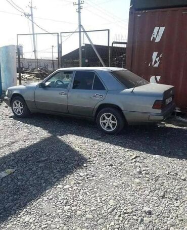 модель автомобиля: Mercedes-Benz W124: 1987 г., 2.3 л, Механика, Бензин, Седан