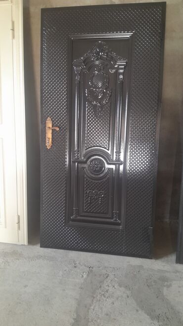 Giriş qapıları: Mənzil üçün Yeni Giriş qapısı Üzlük ilə, Zəmanətli, Ödənişli quraşdırma, Rayonlara çatdırılma — 6