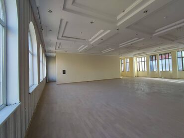 Digər kommersiya daşınmaz əmlakı: Heyder eliyev prospektində mərkəzdə, 3 mərtəbəli, obyekt icareye — 16