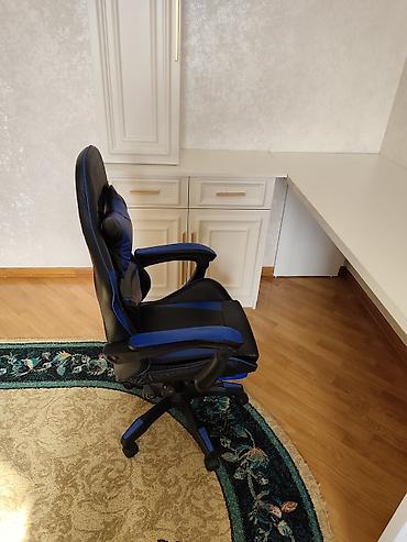 ofis kreslolar: Oyun/ofis kreslosu – ergonomik dizayn, qara-mavi rəng. Vəziyyəti — 1