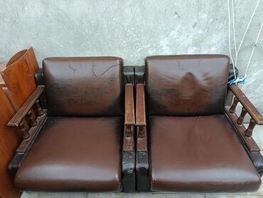 Kreslolar: İşlənmiş, Kreslo, Dəri, Kredit yoxdur, Çatdırılma yoxdur