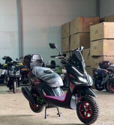 скутер не на ходу: Скутер түрү Suzuki, 150 куб. см, Бензин, Жаңы, Бөлүп төлөө менен