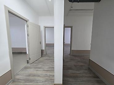 офис сниму: Офисное/коммерческое помещение с кабинетной планировкой. 208 м² ж/м — 5