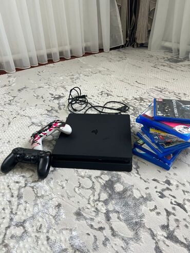 полный комплект пк: Playstation 4 1000GB.приставка в отличном состаянии.В комплекте