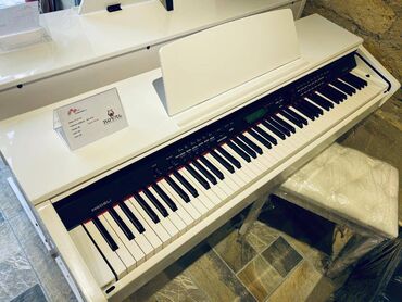 Pianolar: Azerbaycanda Medeli elektro pianolarinin resmi distribyutoru royal
