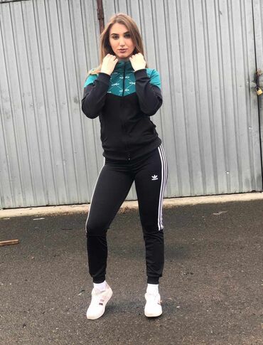 Gornji i donji deo: Novi model sportskih kostima dostupan u veličinama M, L, XL i 2XL — 4