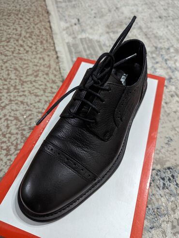 Туфли: Натуральная кожа размер евро 40 новый куплена за 16000 т в Москве