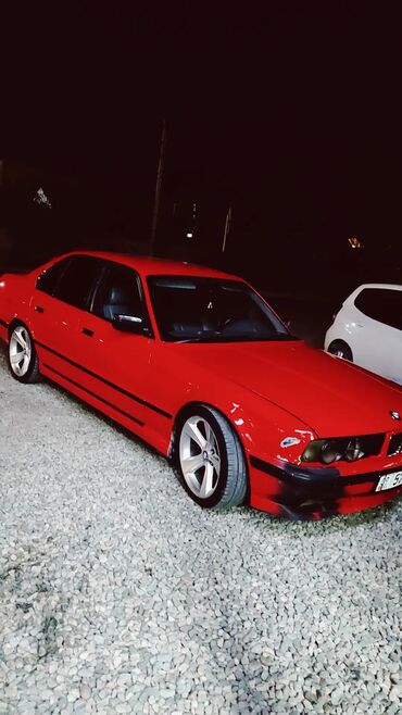 крутые машины: BMW 5 series: 1991 г., 2 л, Механика, Бензин, Седан