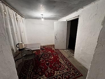 коттедж таунхаус: Сдаю квартиру.Район Ахунбаева/Достоевского.Школы,садик,магазины все — 4