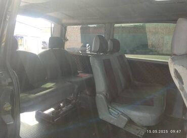 авто для охоты: Минивэн Mercedes-Benz V-Class черного цвета, модель Vito. 2001 год