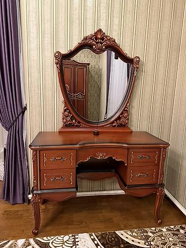 standing mirror: Спальный гарнитур в классическом стиле Состав комплекта: - Кровать — 3